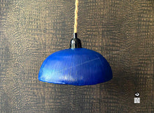 Charger l'image dans la galerie, Luminaire lampe suspension baladeuse lumière céramique artisanale artisan fait main argile grès écru doré corde naturelle sistadrum.com atelier sababou terre Luminaire lampe suspension baladeuse lumière céramique artisanale artisan fait main argile grès écru doré corde naturelle sistadrum.com atelier sababou terre