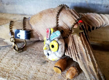 Charger l'image dans la galerie, Chouette hibou pendentif collier artisanal terre argile sababou sista drum