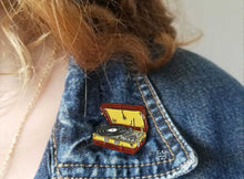 Charger l'image dans la galerie, pin's broche music platine vinyles vintage sistadrum.com