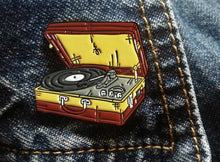 Charger l'image dans la galerie, pin's broche music platine vinyles vintage sistadrum.com