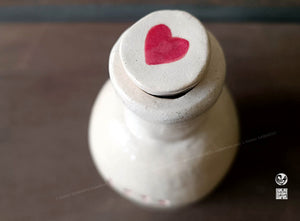 Bouteille carafe pichet coeur nature terre émaillée céramique modelage artisanat artisan local atelier sababou sistadrum.com