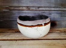 Charger l&#39;image dans la galerie, Pot en terre émaillée enfumée Cuisson Raku sababou Sista drum fait main 
